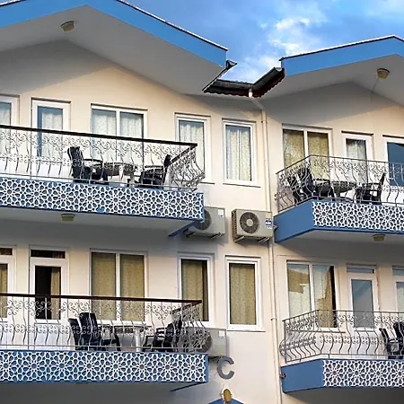 Papaya Aparthotel 3*