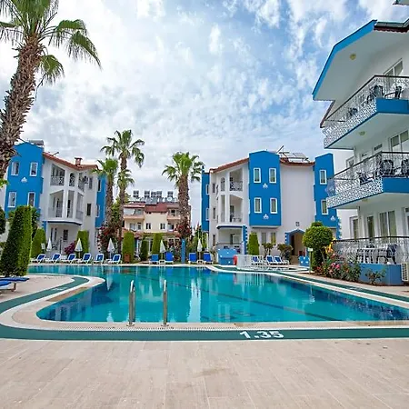 Papaya Aparthotel 3*