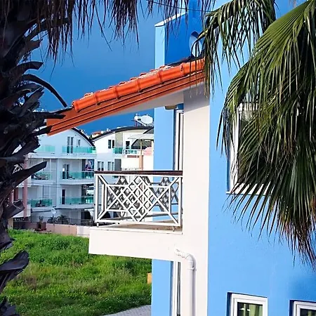Papaya Aparthotel 3*
