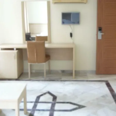 Papaya Aparthotel 3*