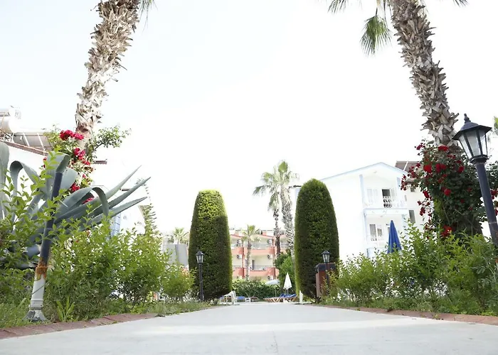 Papaya Aparthotel 3*