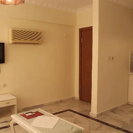 Papaya Aparthotel 3*