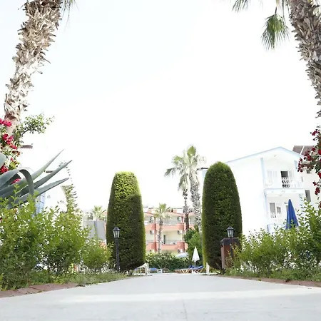 Papaya アパートホテル 3*